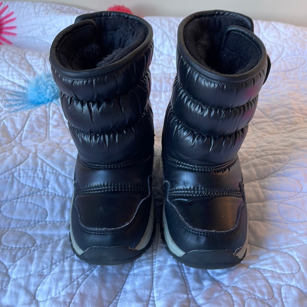 Brand Amazon color black kids size 29 (11) winter boots